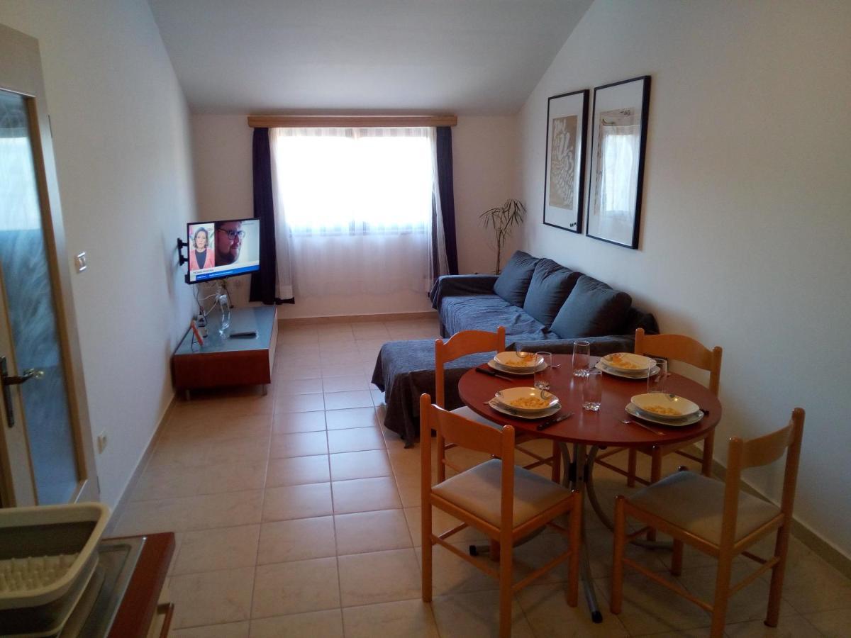 Apartman Adriatic Pula Exterior photo