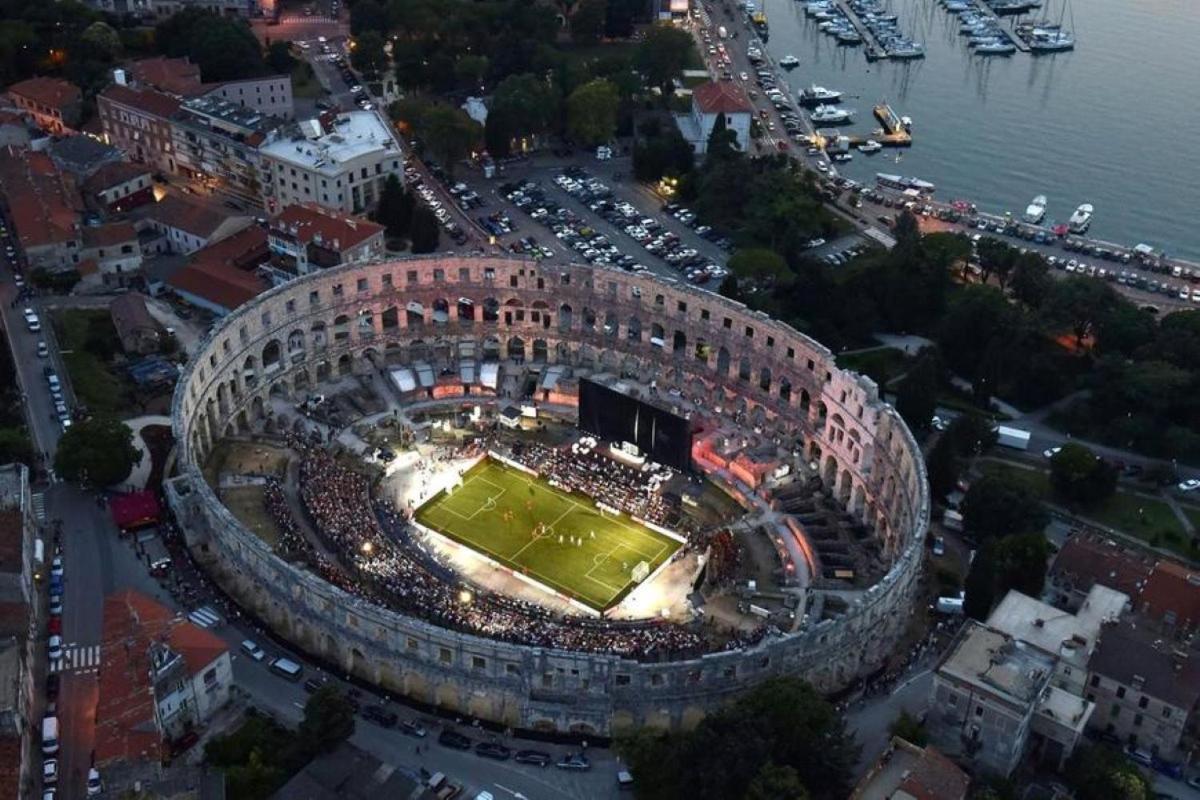 Apartman Adriatic Pula Exterior photo